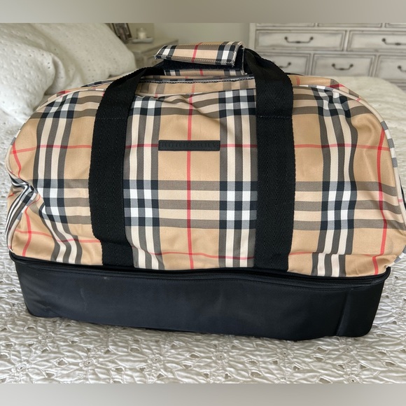 AUTHENTIC Burberry Travel Bag - Picture 1 of 5